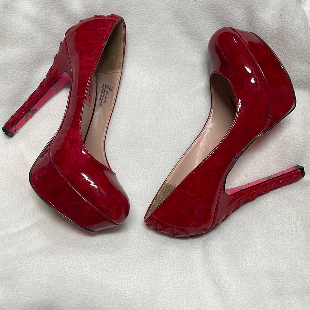 Pre owned Betsey Johnson leather size 7.5M